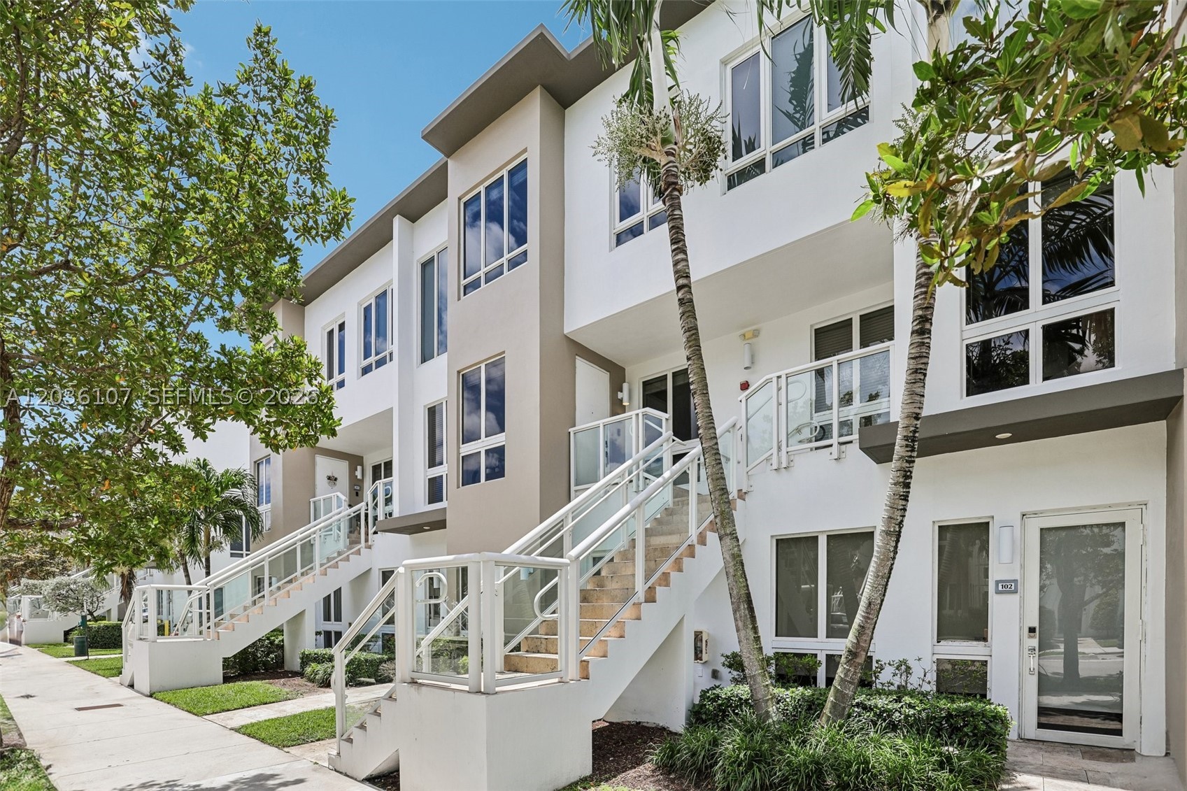 Big, nice and modern 3/3 townhome wit a car garage in a great location!! Kitchen with quartz countertops and stainless steel appliances. One bedroom and full bathroom downstairs. Minutes away from Downtown Doral and city Place. Close to shops; grocery stores; restaurants; entertainment; A+ schools and main roads. Beautiful clubhouse exclusive for residents at Landmark which offers first class amenities such as gym, conference rooms, big pool, cabanas, kids' water zone and tennis court. perfect blend of comfort, style and convenience.
