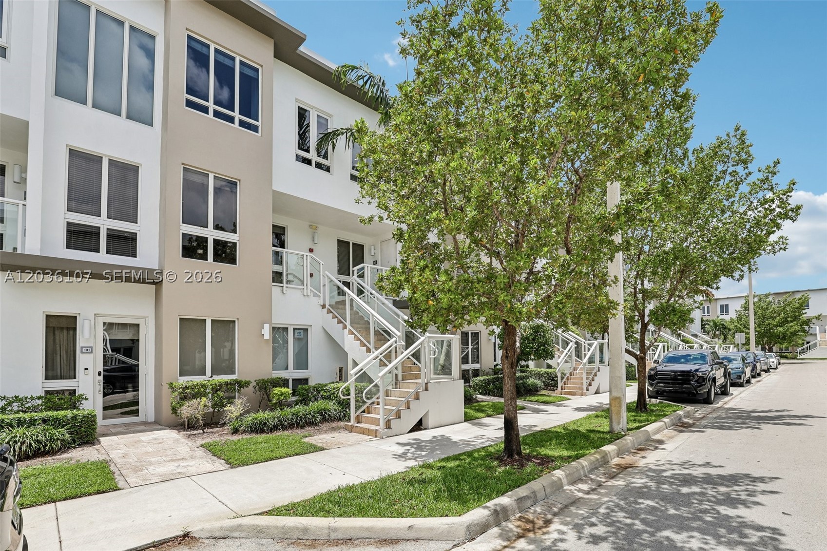 LANDMARK AT DORAL CONDO - Residential