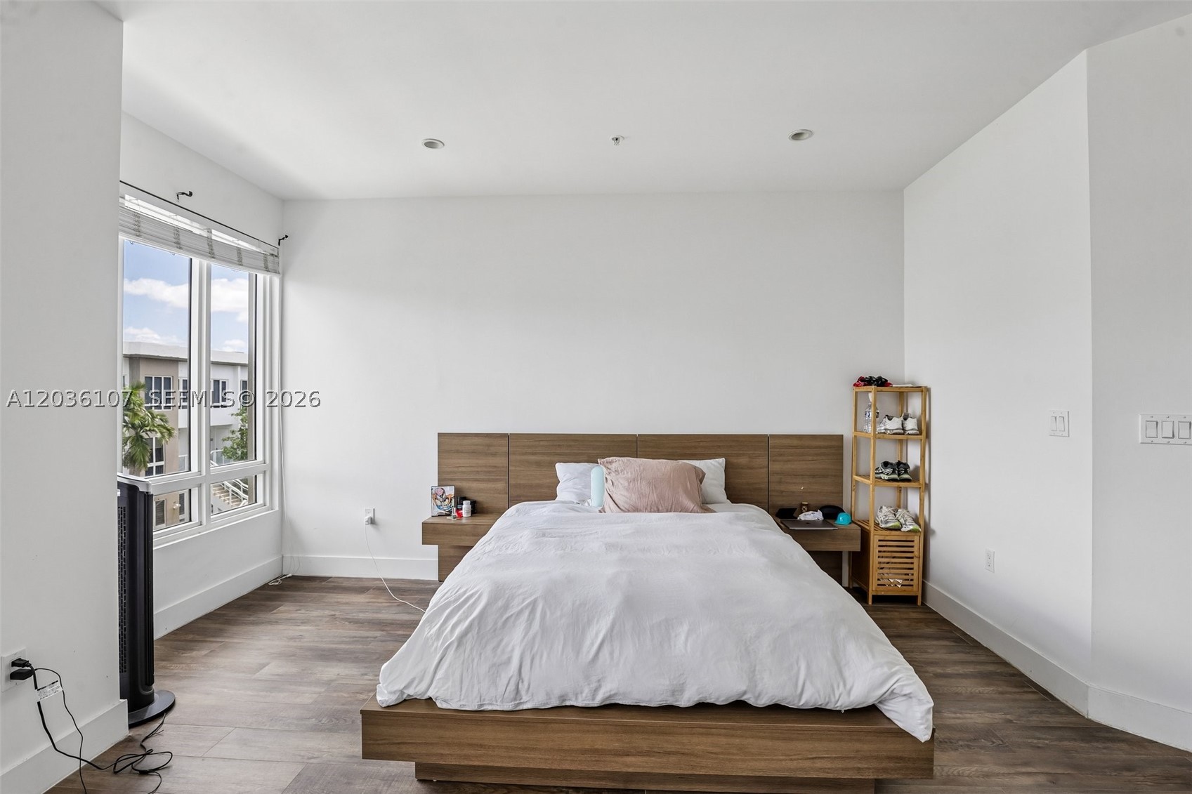 LANDMARK AT DORAL CONDO - Residential