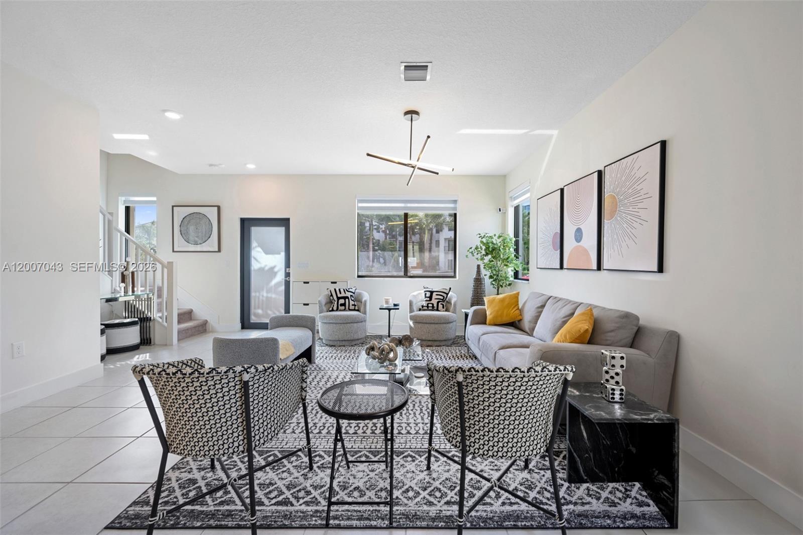 DOWNTOWN DORAL SOUTH PHAS - Residential