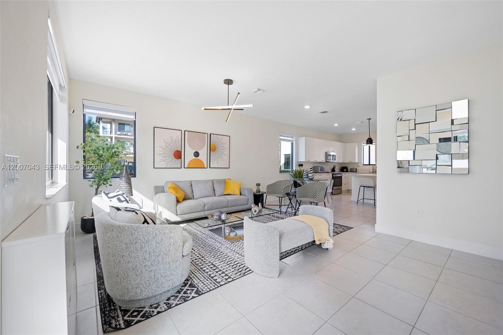 DOWNTOWN DORAL SOUTH PHAS - Residential