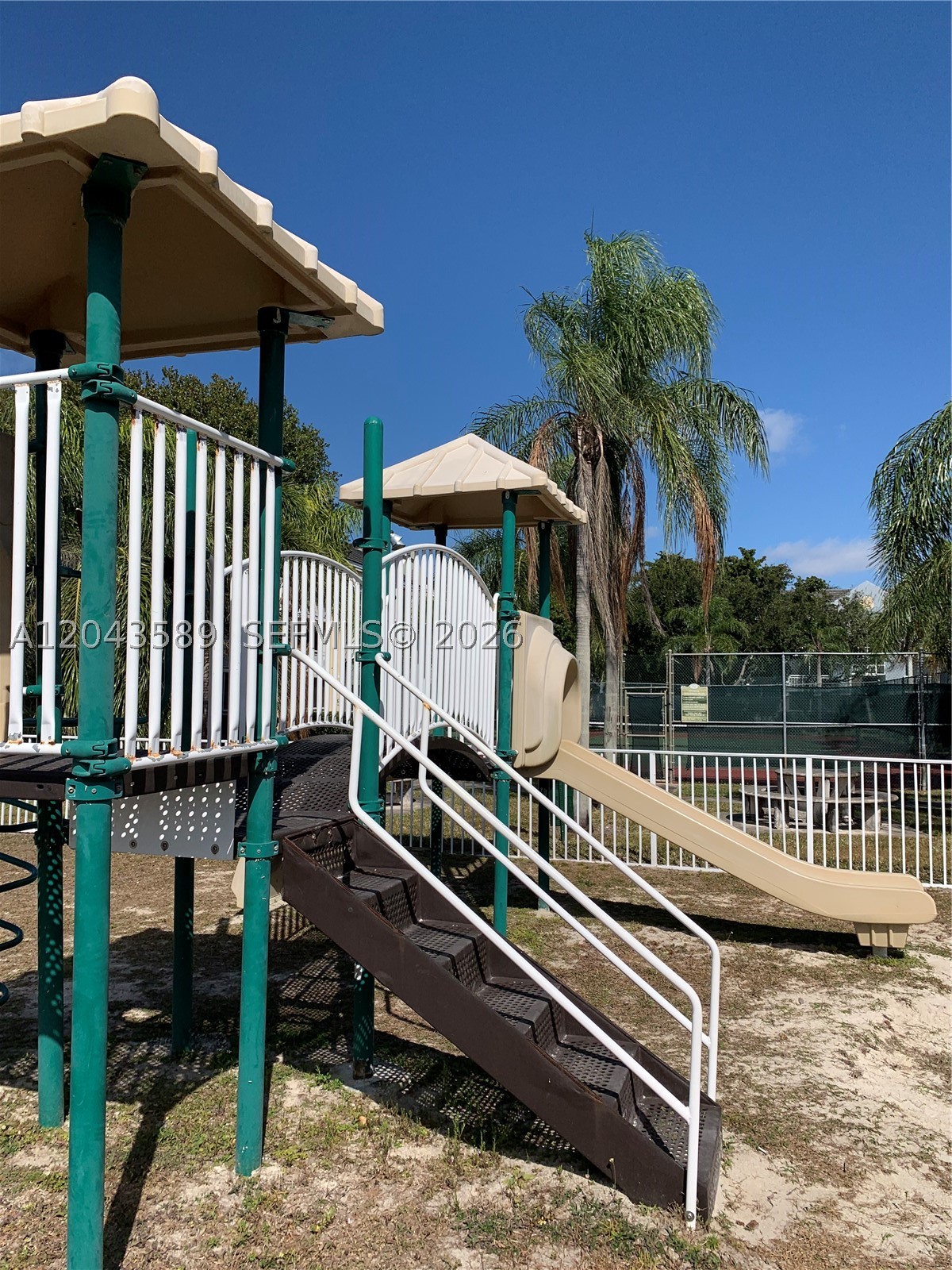 LE CLUB AT OLD CUTLER CON - Residential