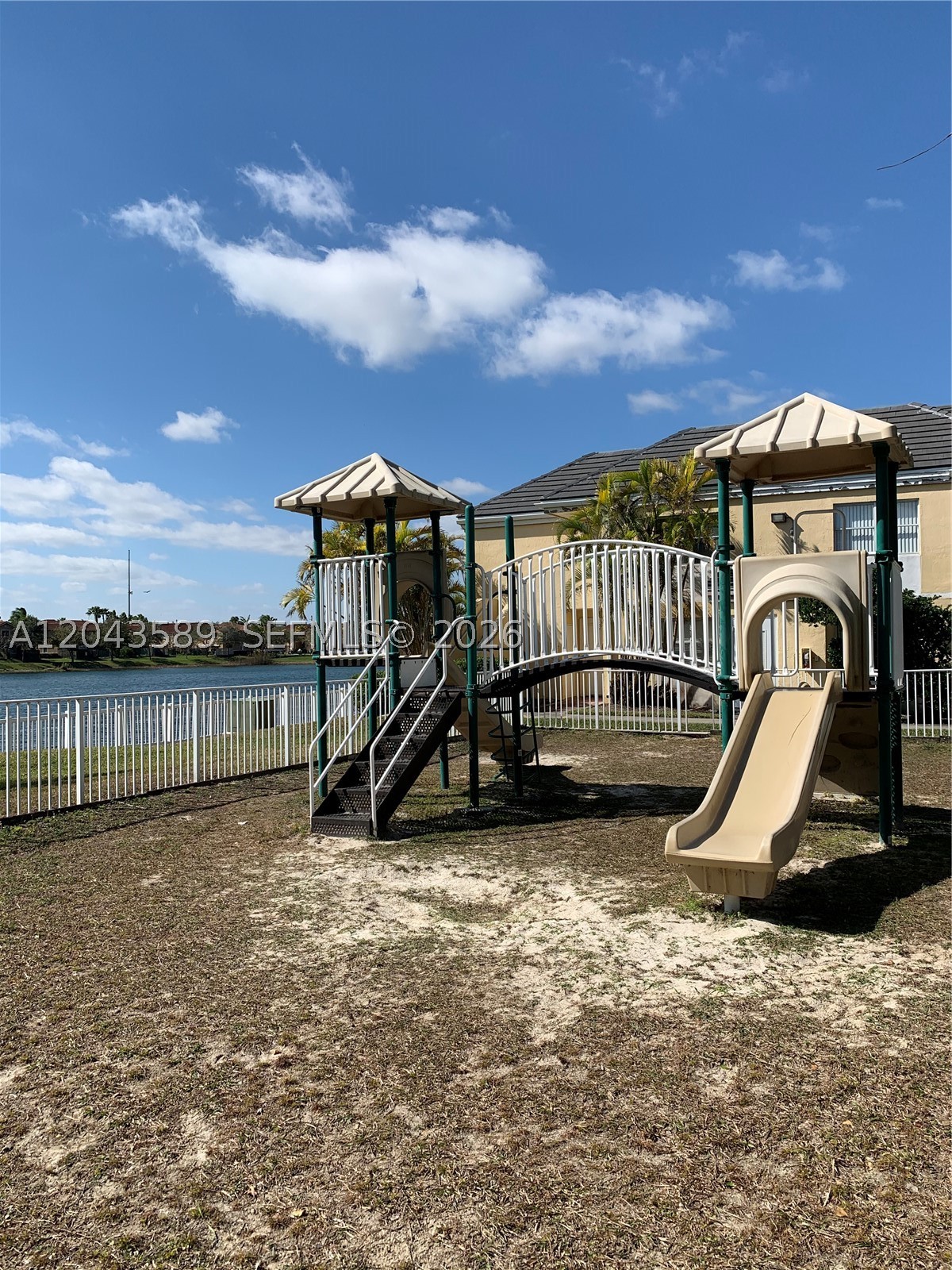 LE CLUB AT OLD CUTLER CON - Residential