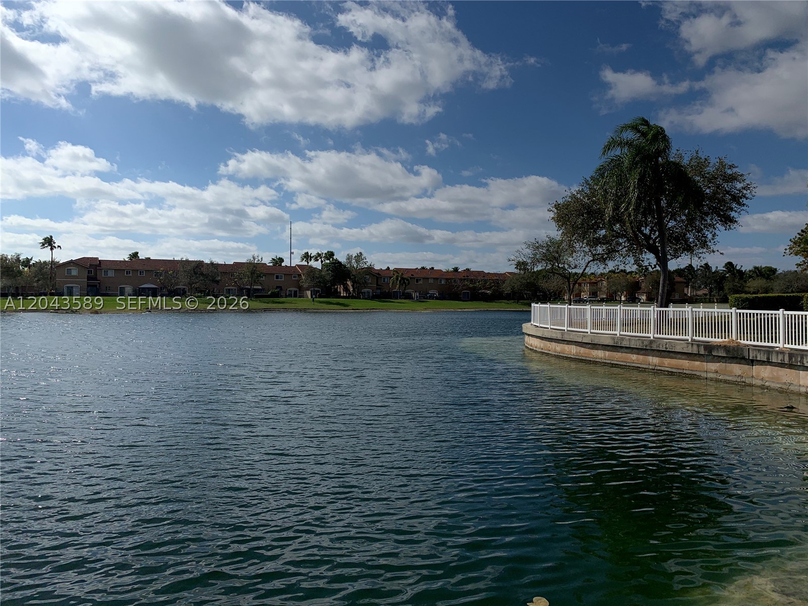 LE CLUB AT OLD CUTLER CON - Residential
