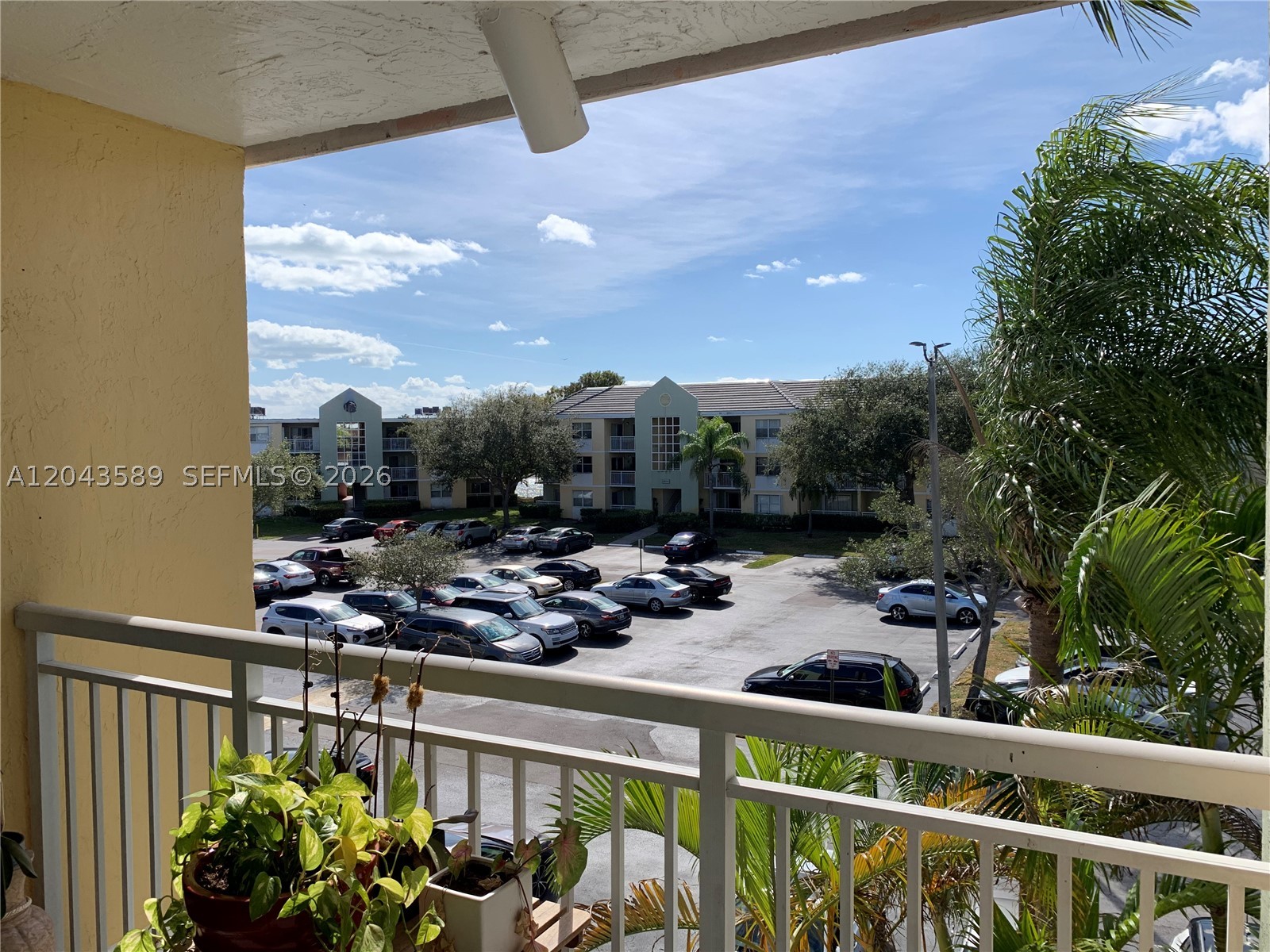 LE CLUB AT OLD CUTLER CON - Residential