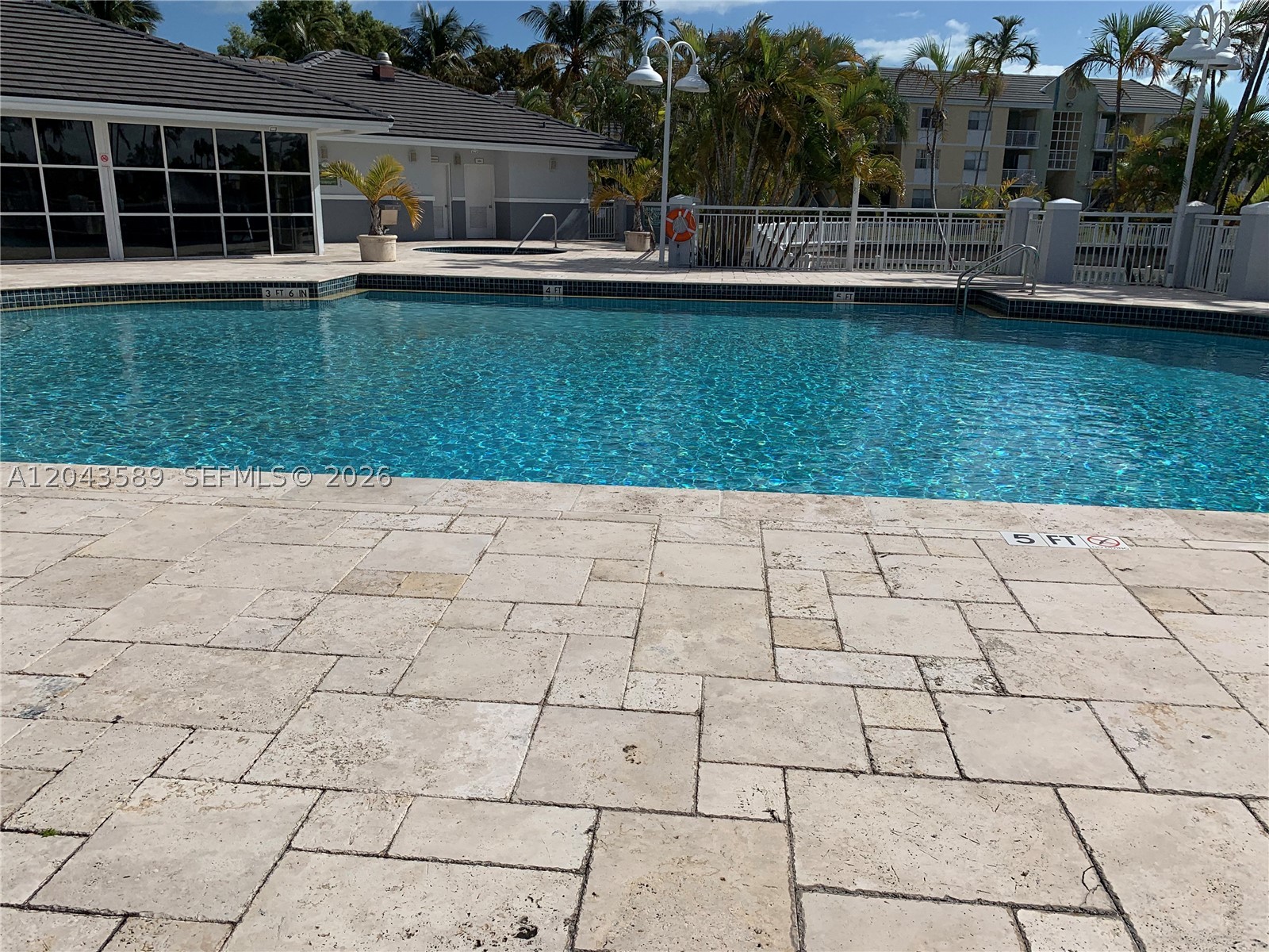 LE CLUB AT OLD CUTLER CON - Residential