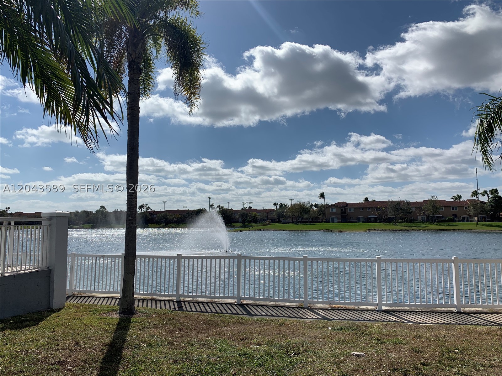LE CLUB AT OLD CUTLER CON - Residential