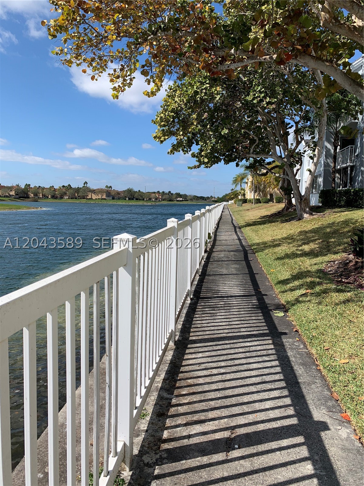 LE CLUB AT OLD CUTLER CON - Residential