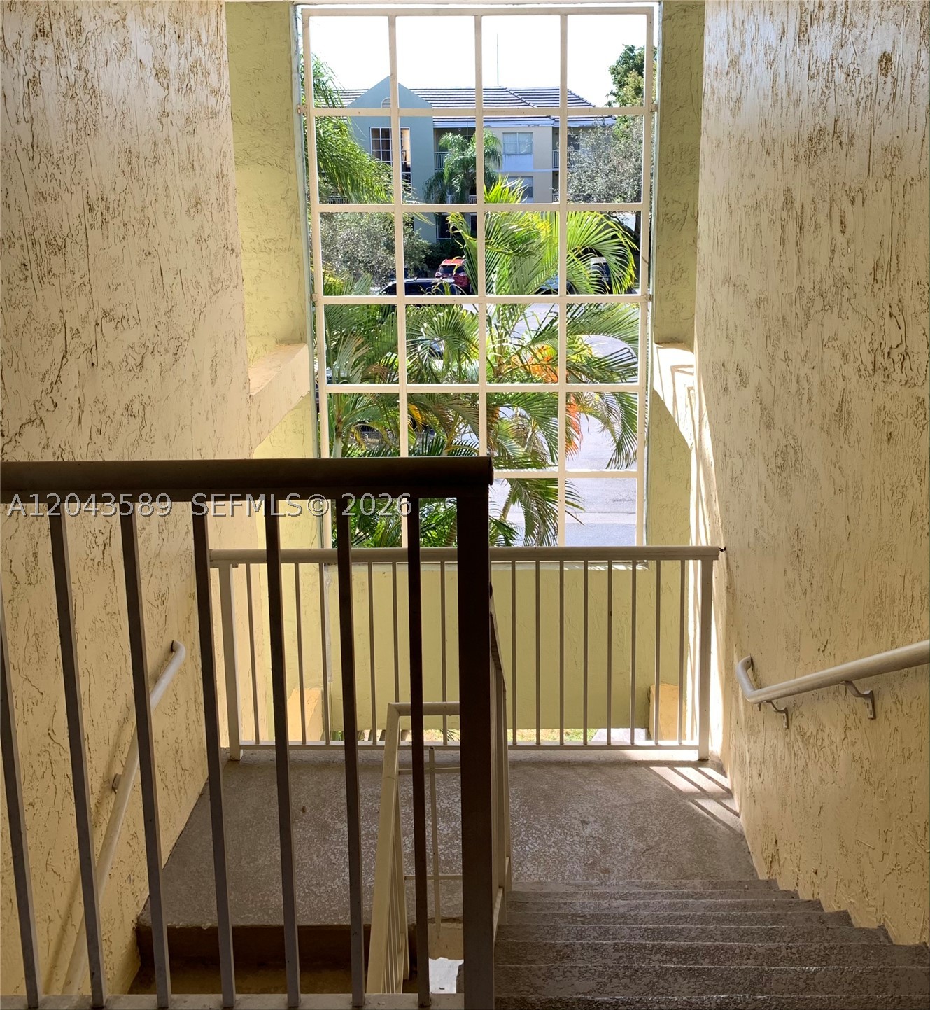 LE CLUB AT OLD CUTLER CON - Residential