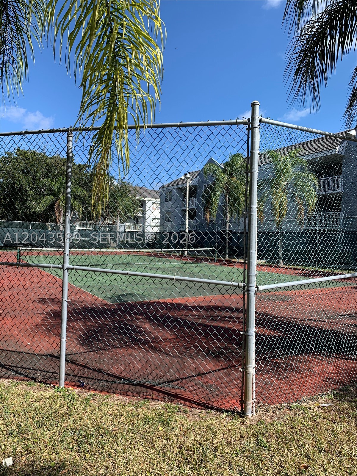 LE CLUB AT OLD CUTLER CON - Residential