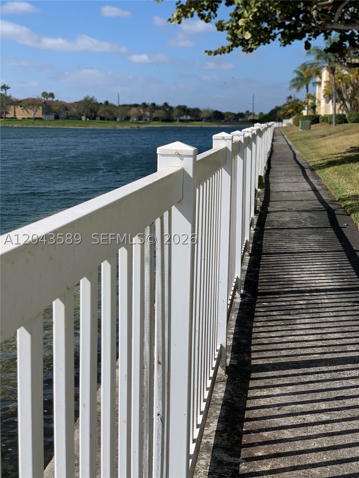 LE CLUB AT OLD CUTLER CON - Residential