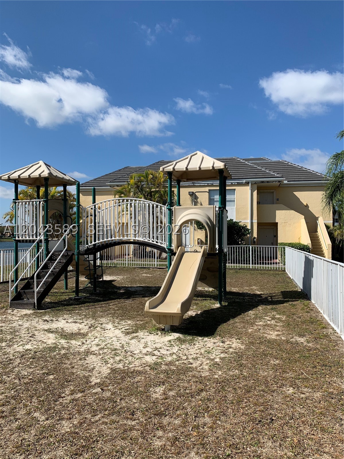 LE CLUB AT OLD CUTLER CON - Residential
