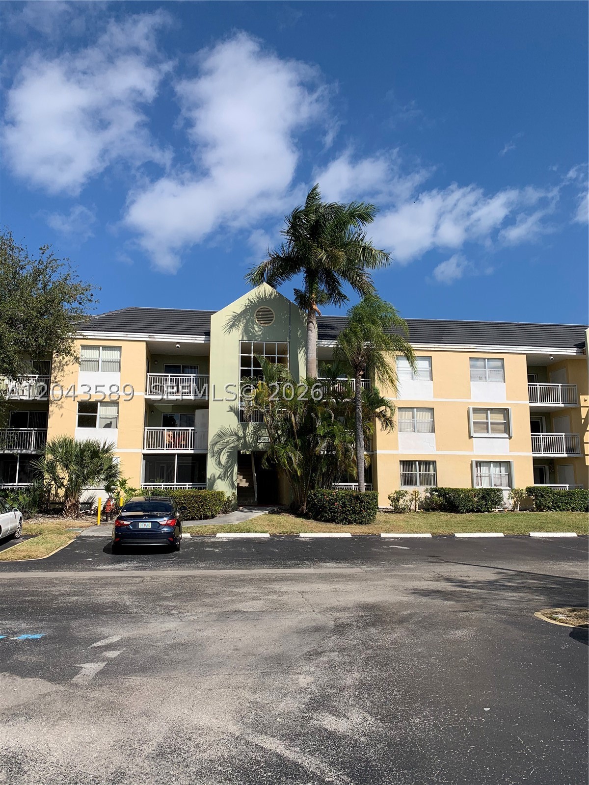 LE CLUB AT OLD CUTLER CON - Residential
