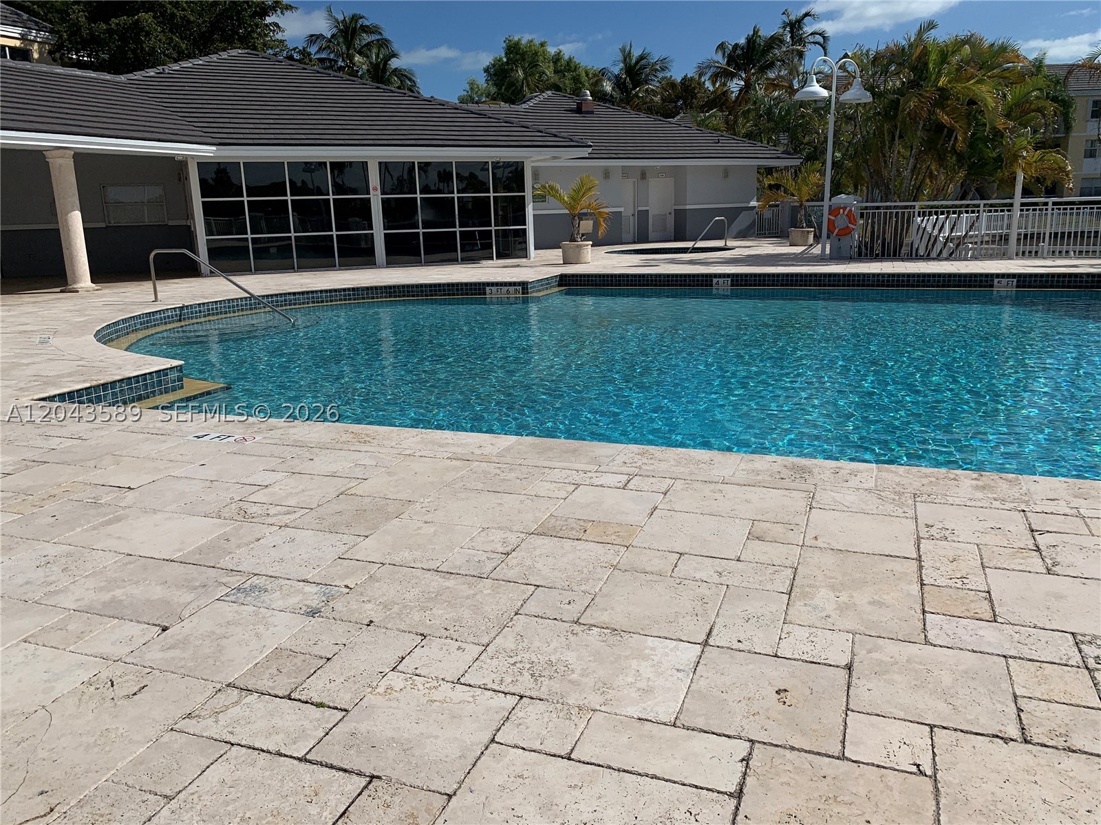 LE CLUB AT OLD CUTLER CON - Residential