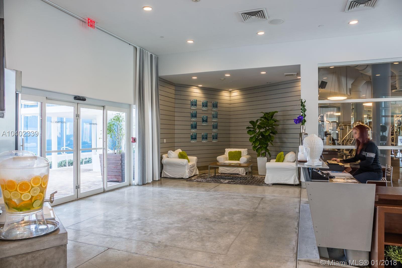 CONTINUUM ON SOUTH BEACH - Residential
