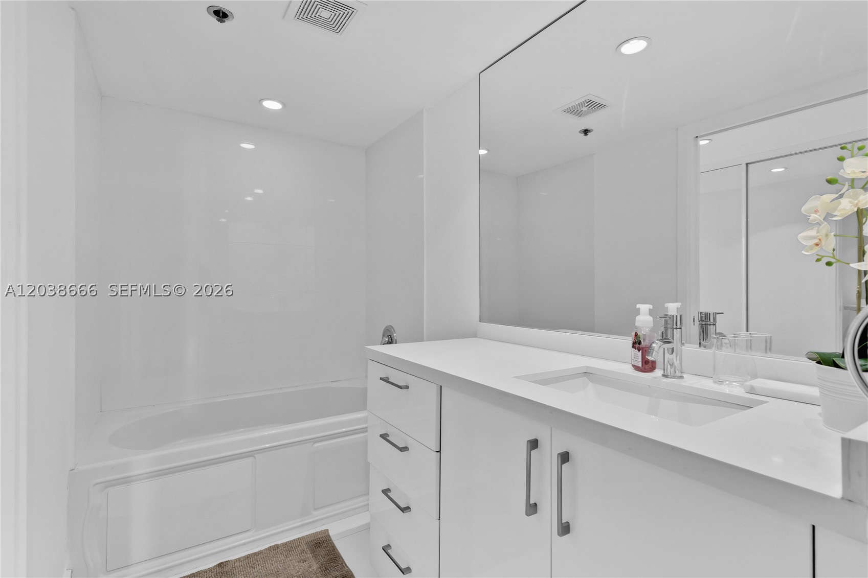 KEY COLONY NO 2 CONDO - Residential Lease