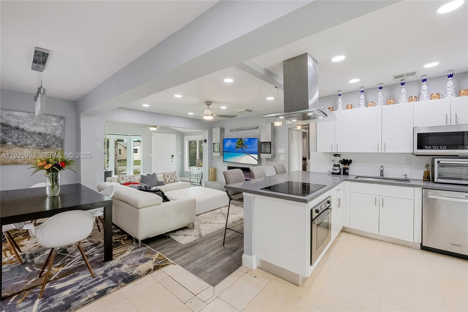 HOLLYWOOD PARK - Residential