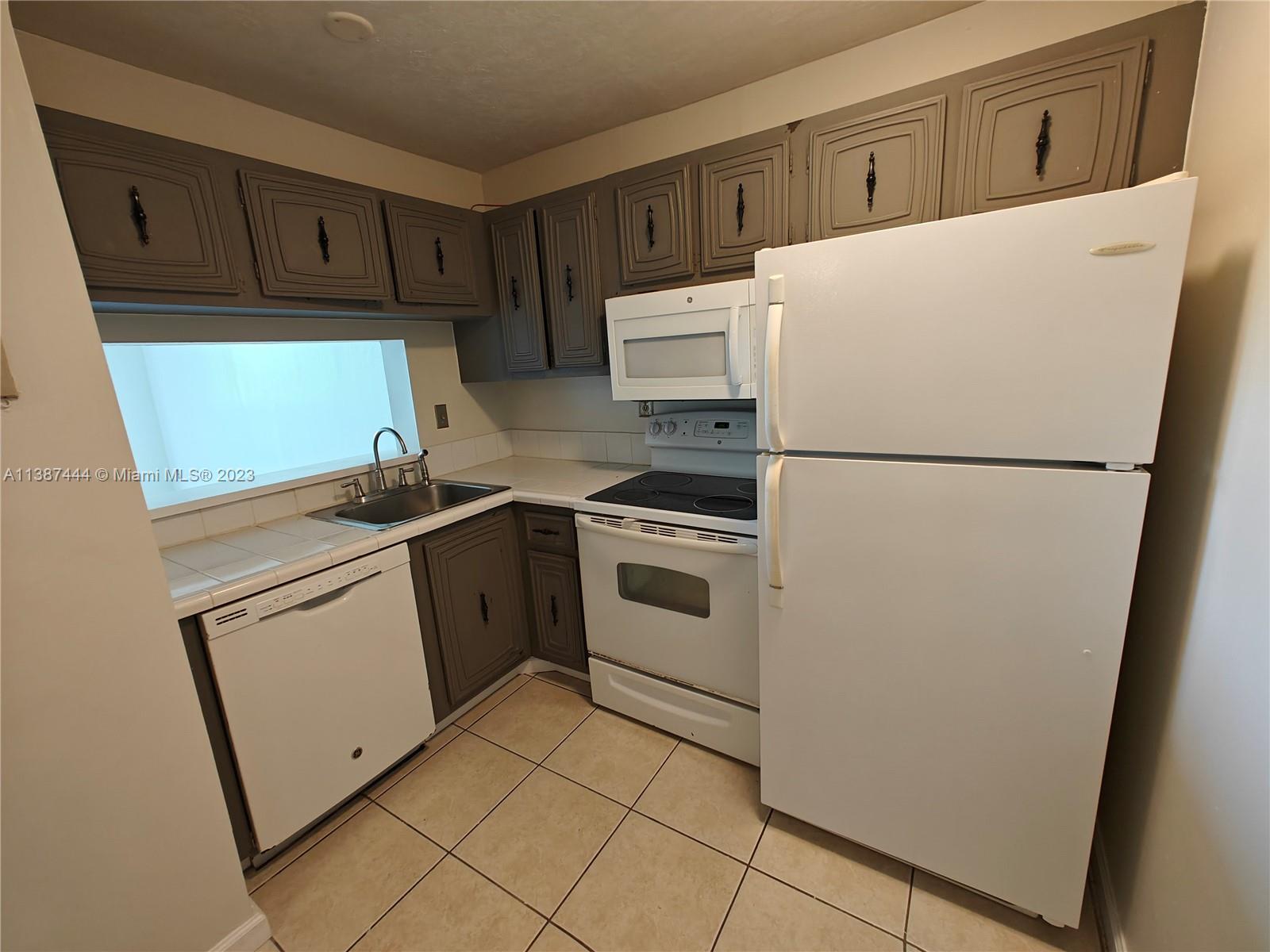 MONTECARLO CONDO - Residential Lease