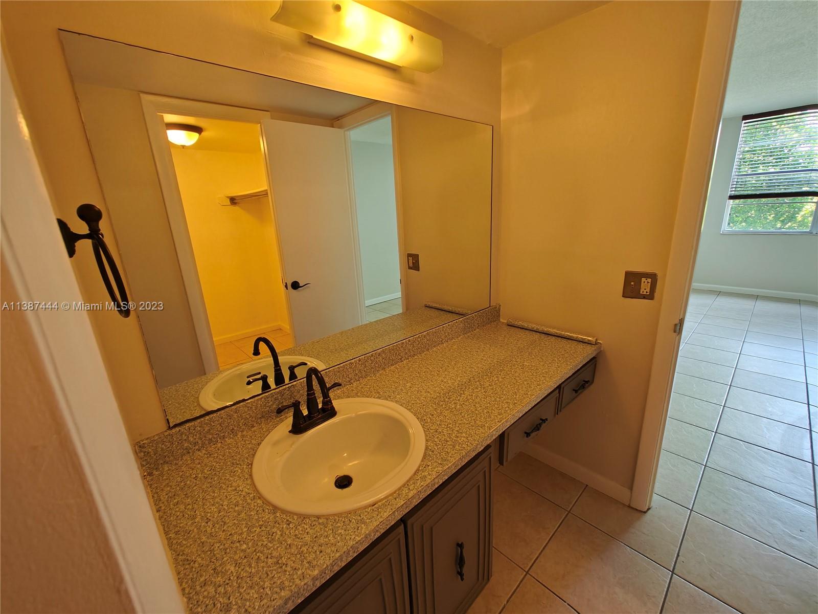 MONTECARLO CONDO - Residential Lease