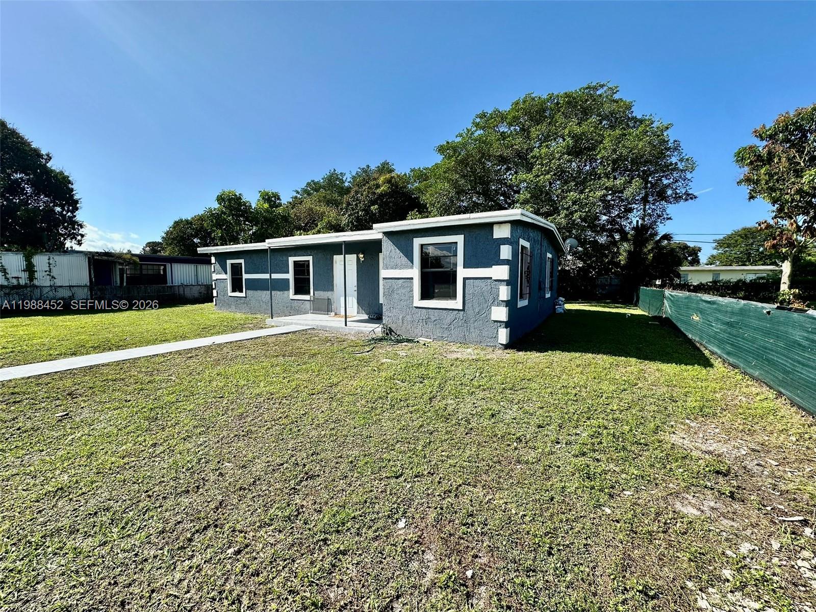 BUNCHE PARK - Residential Lease