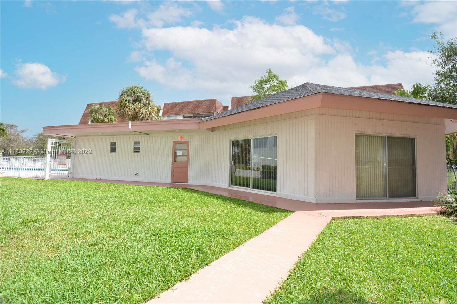 CANONGATE CONDO - Residential