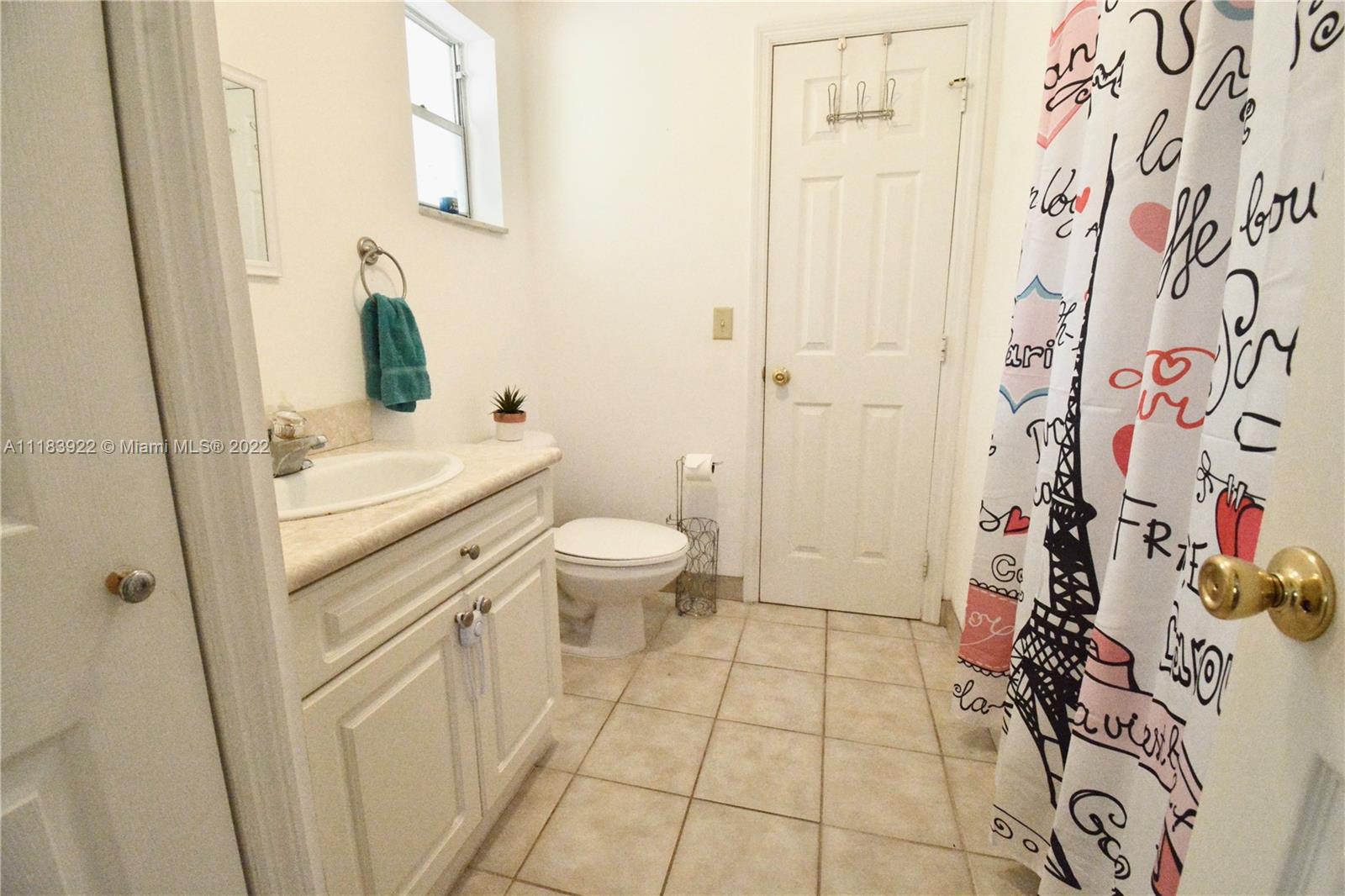 CANONGATE CONDO - Residential