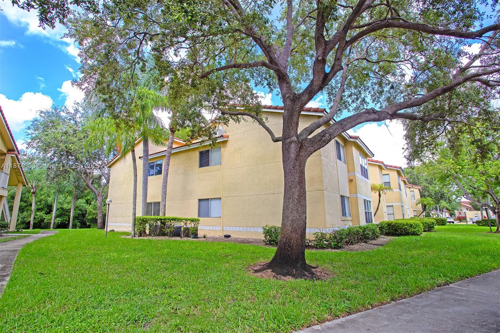 ISLES AT LAGO MAR CONDO - Residential Lease