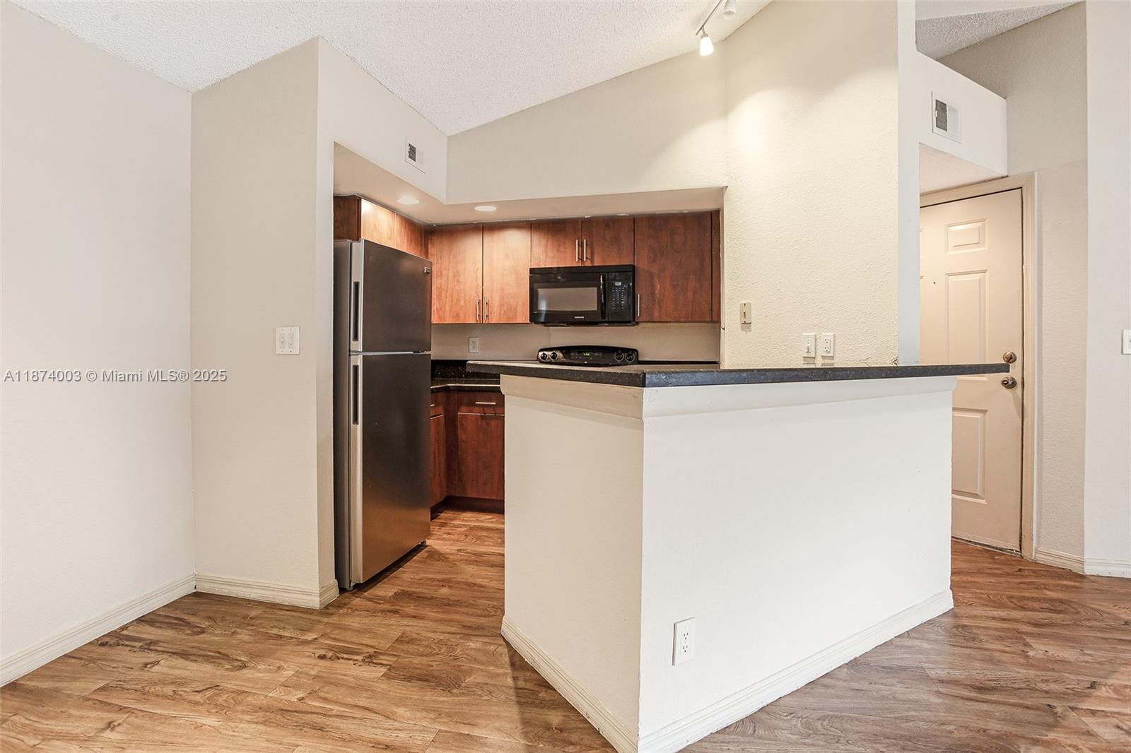 ISLES AT LAGO MAR CONDO - Residential Lease