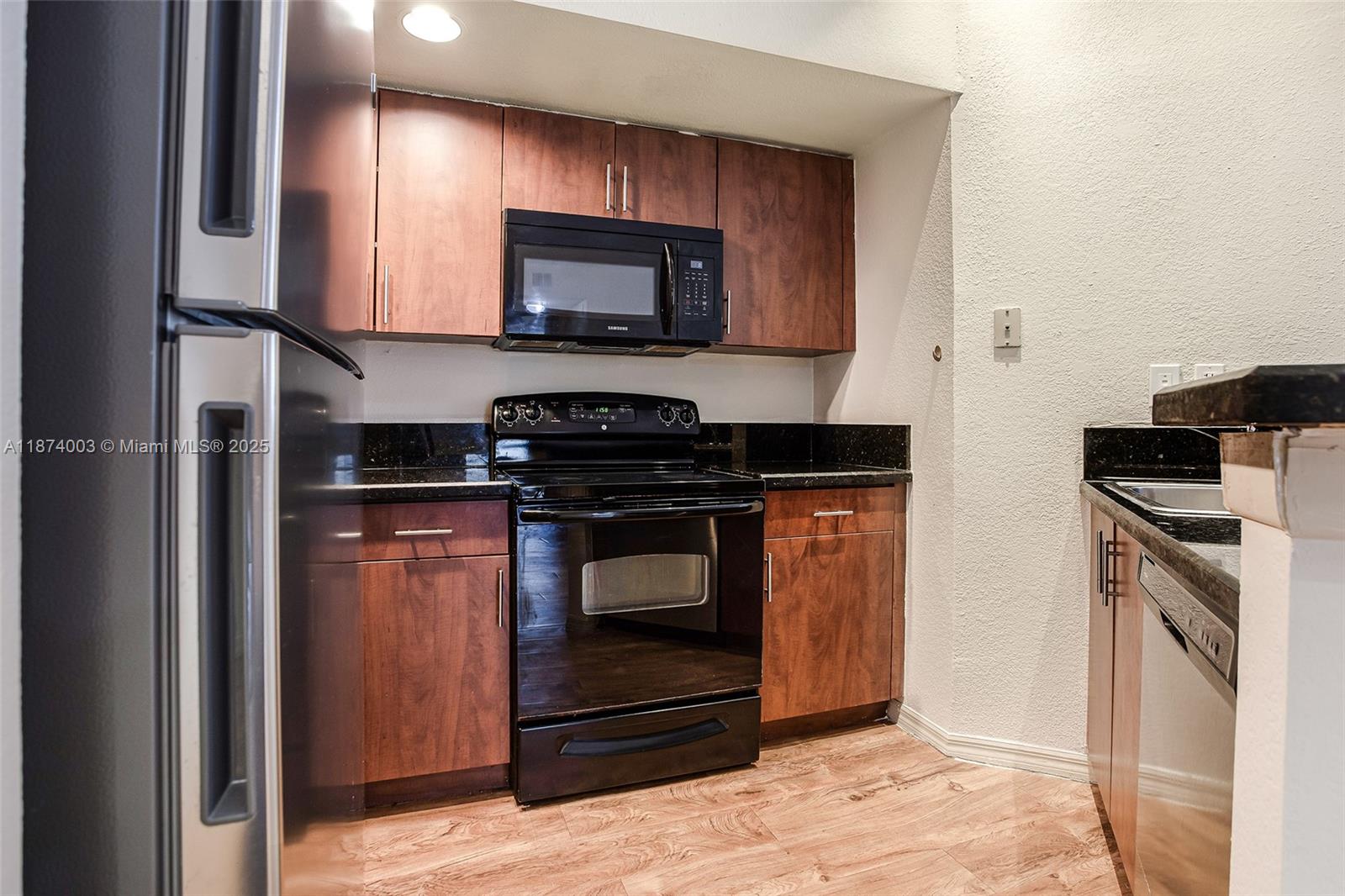 ISLES AT LAGO MAR CONDO - Residential Lease