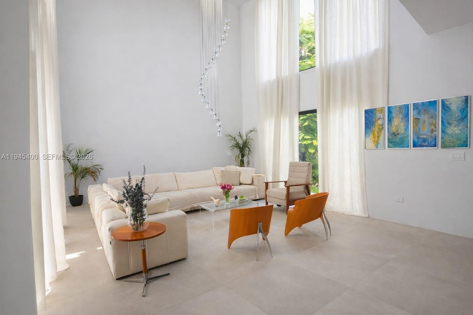ELLAS LITTLE ACRES 1ST AD - Residential