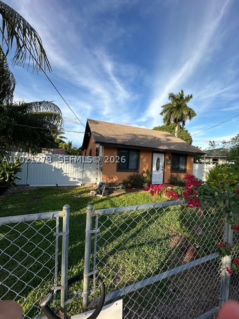 Beautiful 3 Bedroom, 2 bathroom single family home. NO HOA. New A/C, impact window, 2021 rood. Backyard with fruit trees. Space for RV and boat. Very quiet area.