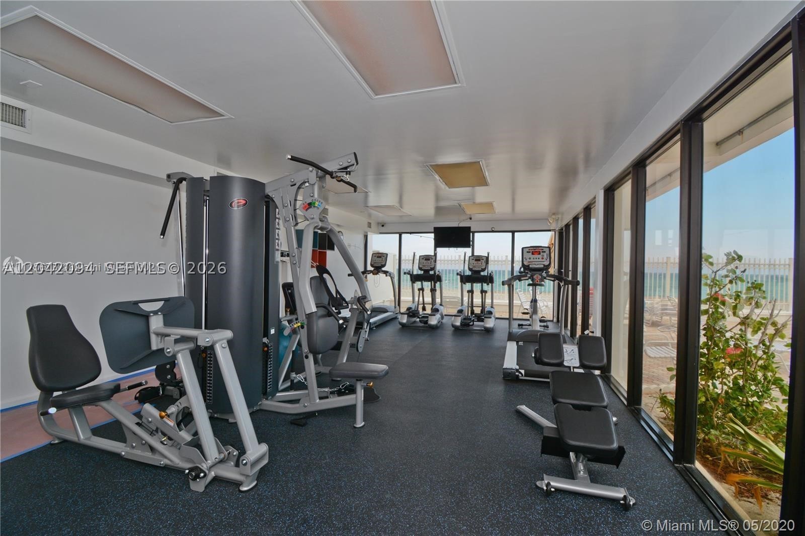 ALEXANDER TOWERS CONDO - Residential Lease
