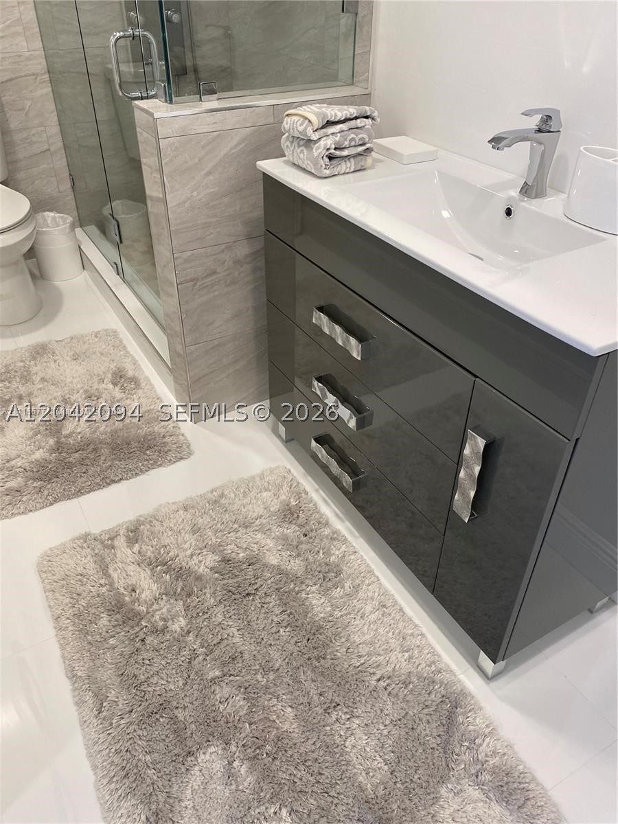 ALEXANDER TOWERS CONDO - Residential Lease