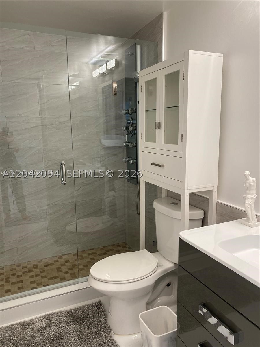 ALEXANDER TOWERS CONDO - Residential Lease