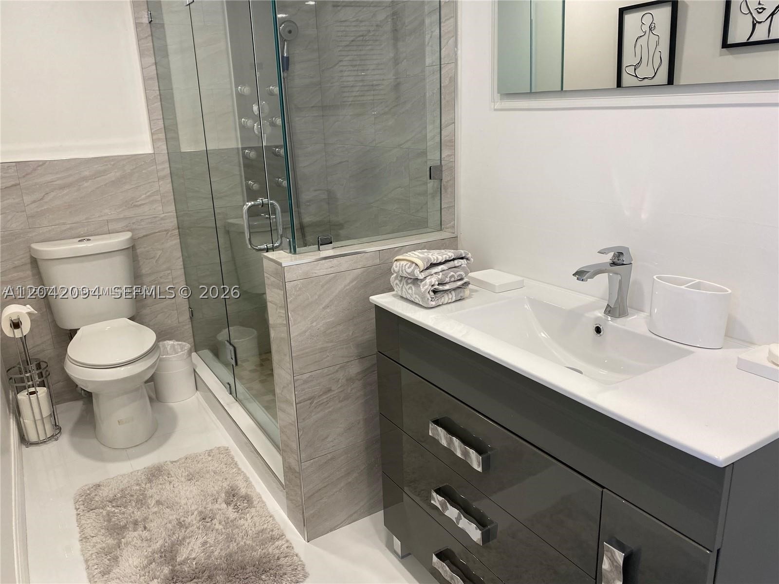 ALEXANDER TOWERS CONDO - Residential Lease