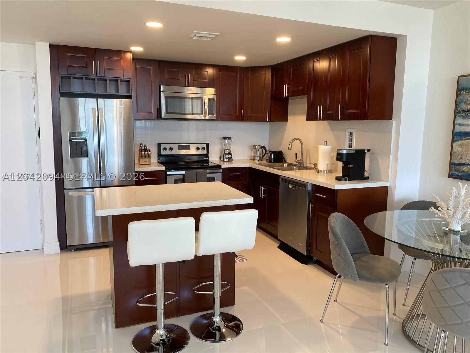 ALEXANDER TOWERS CONDO - Residential Lease