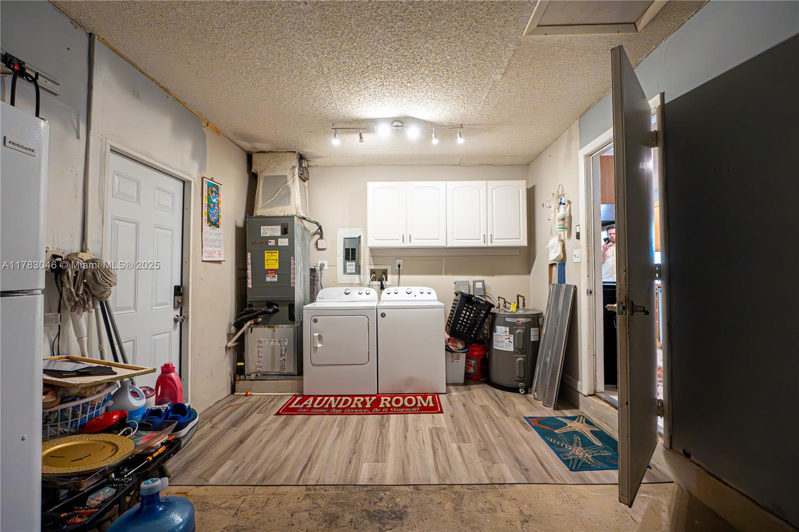 CRYSTAL LAKE 4TH SEC - Residential