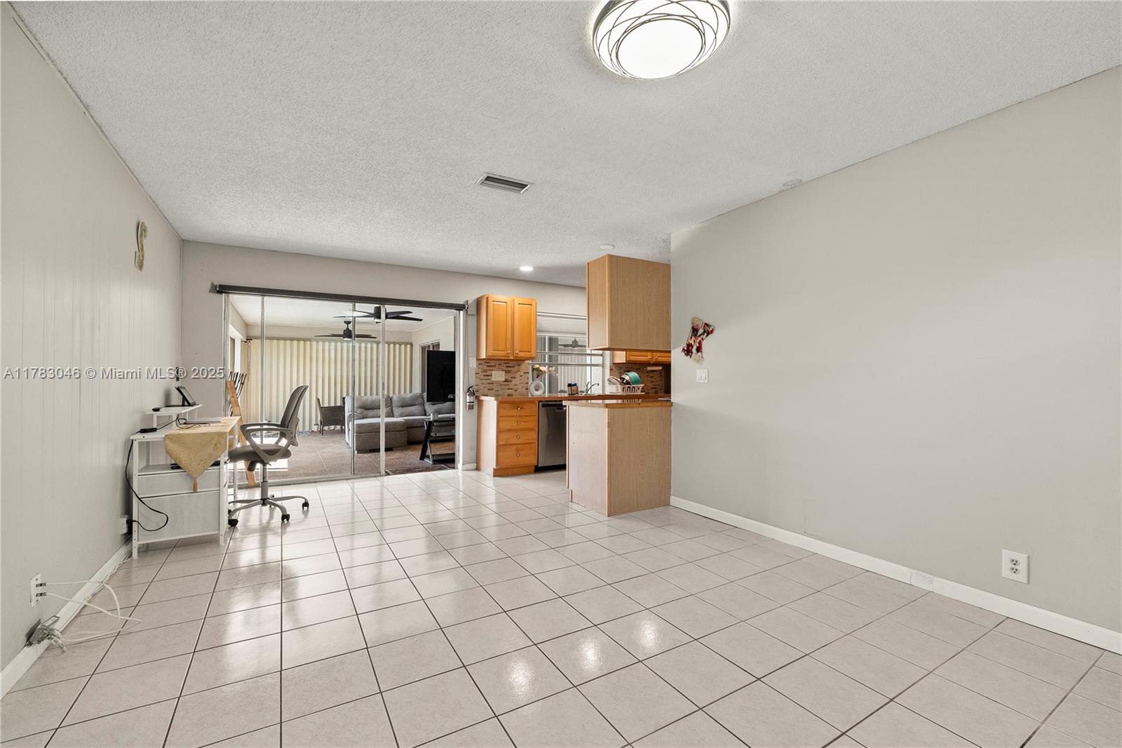 CRYSTAL LAKE 4TH SEC - Residential