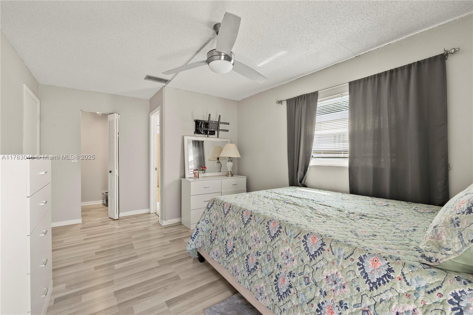 CRYSTAL LAKE 4TH SEC - Residential