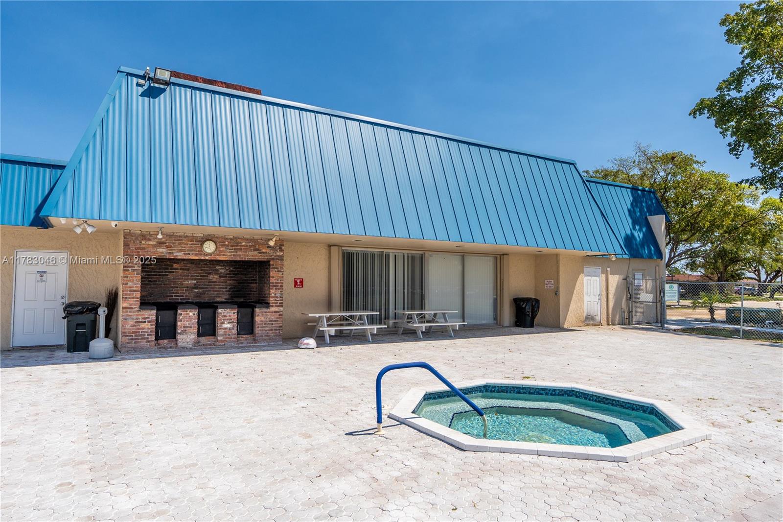 CRYSTAL LAKE 4TH SEC - Residential