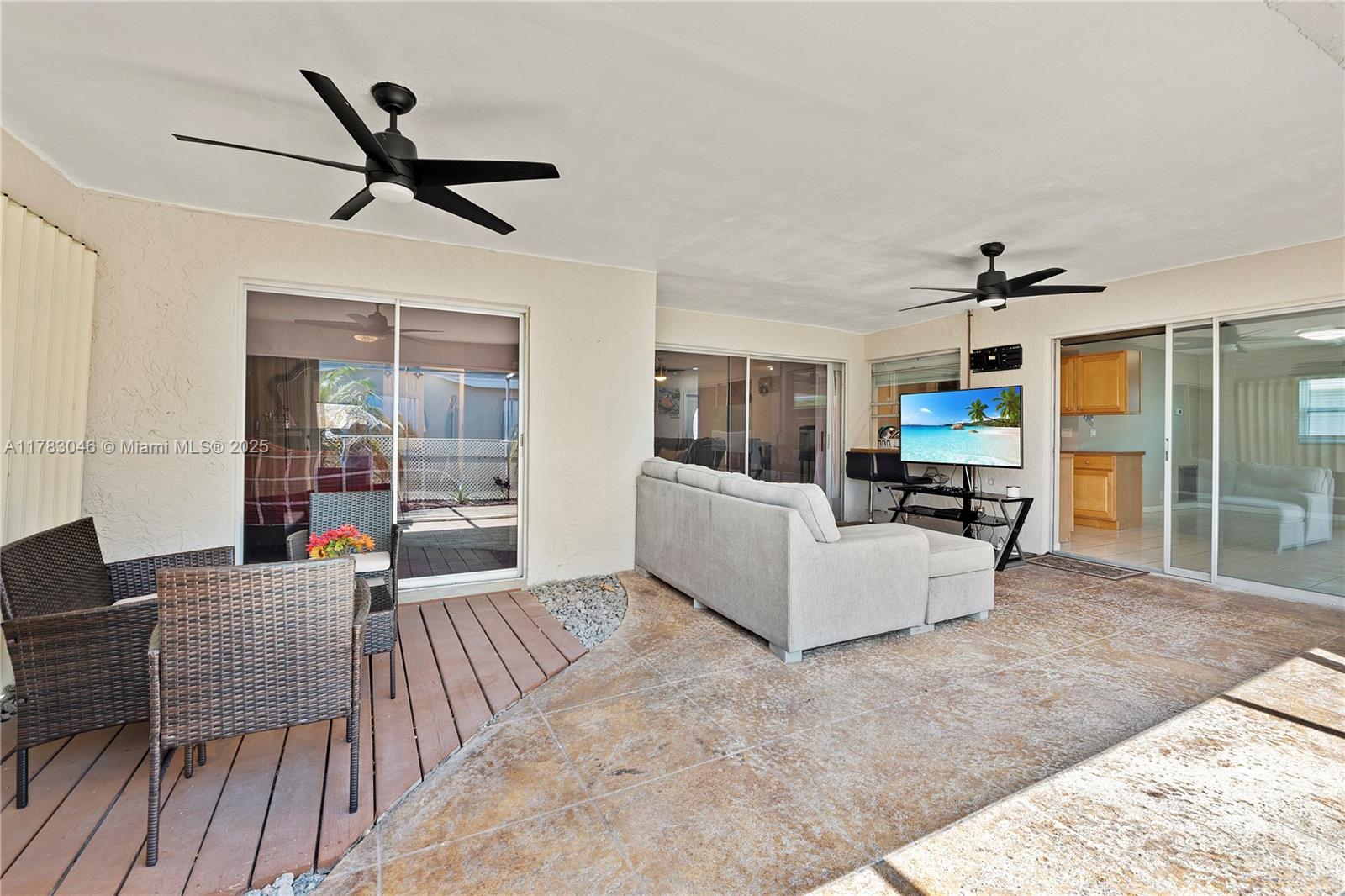 CRYSTAL LAKE 4TH SEC - Residential