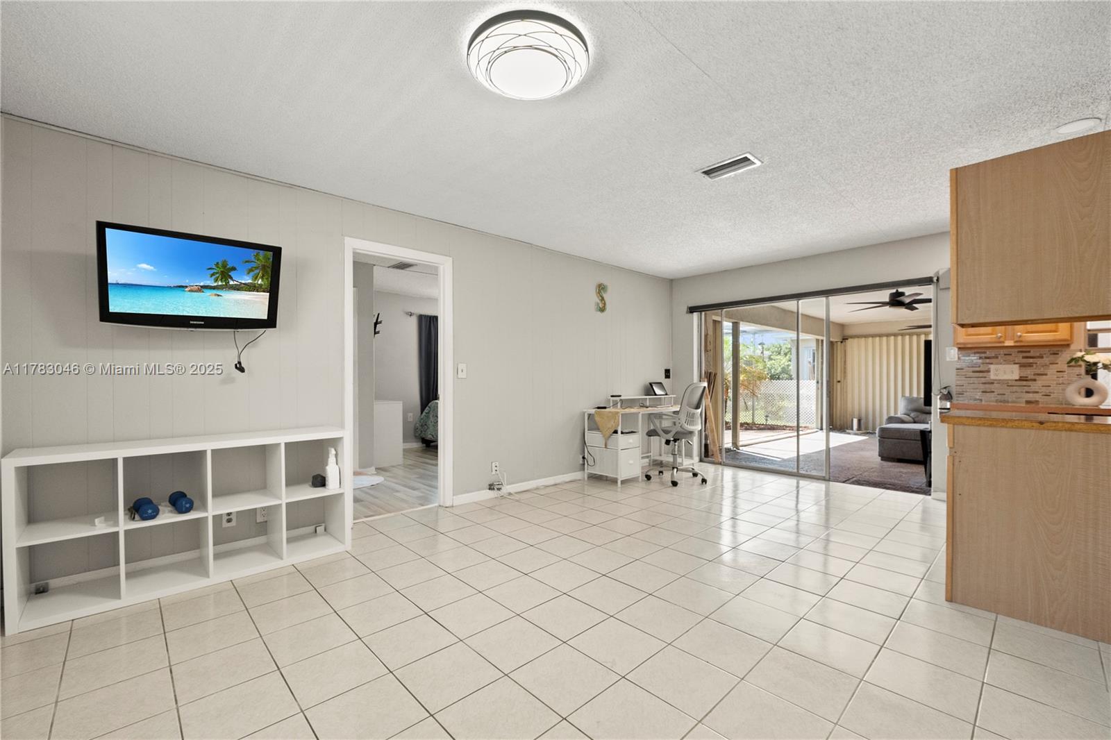 CRYSTAL LAKE 4TH SEC - Residential