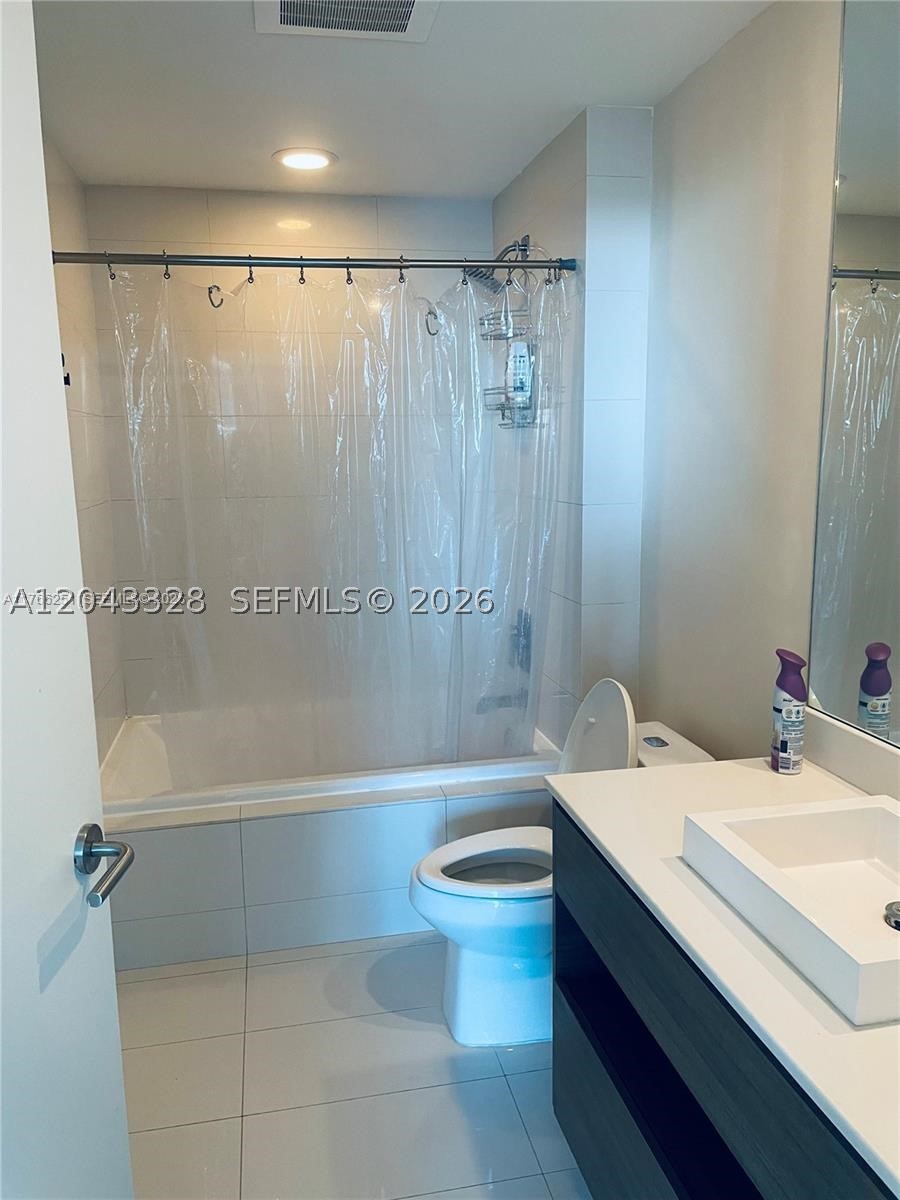 1100 MILLECENTO RESIDENCE - Residential Lease