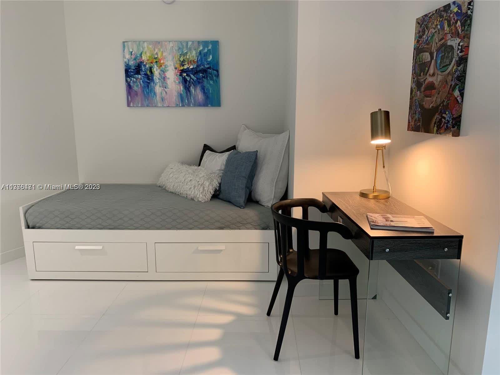 PARAMOUNT MIAMI WORLDCENT - Residential Lease