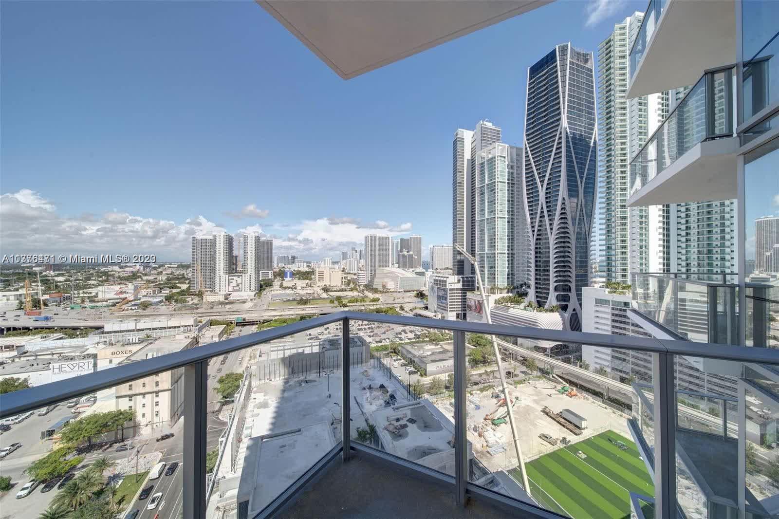 PARAMOUNT MIAMI WORLDCENT - Residential Lease