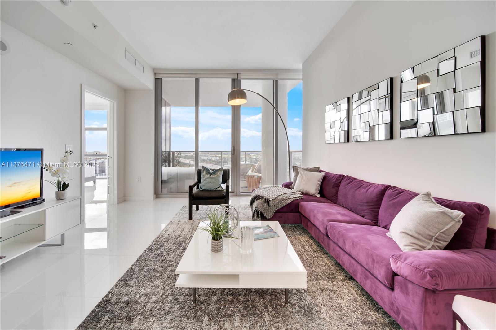 PARAMOUNT MIAMI WORLDCENT - Residential Lease