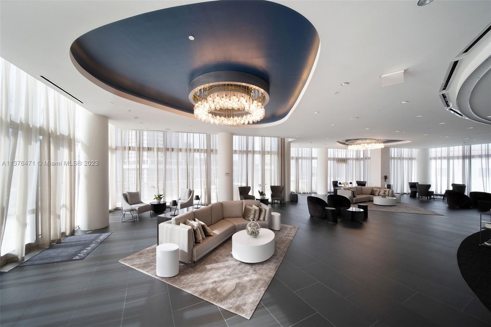 PARAMOUNT MIAMI WORLDCENT - Residential Lease