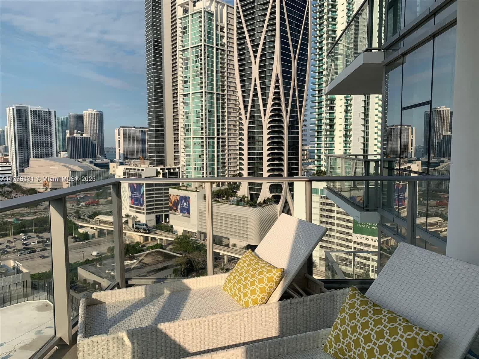 PARAMOUNT MIAMI WORLDCENT - Residential Lease