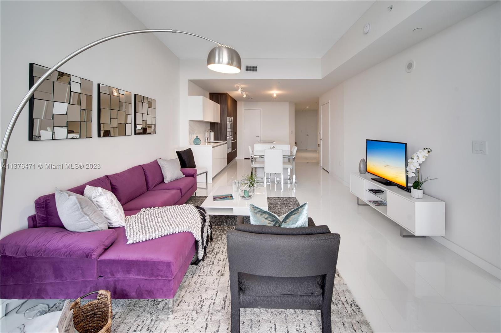 PARAMOUNT MIAMI WORLDCENT - Residential Lease