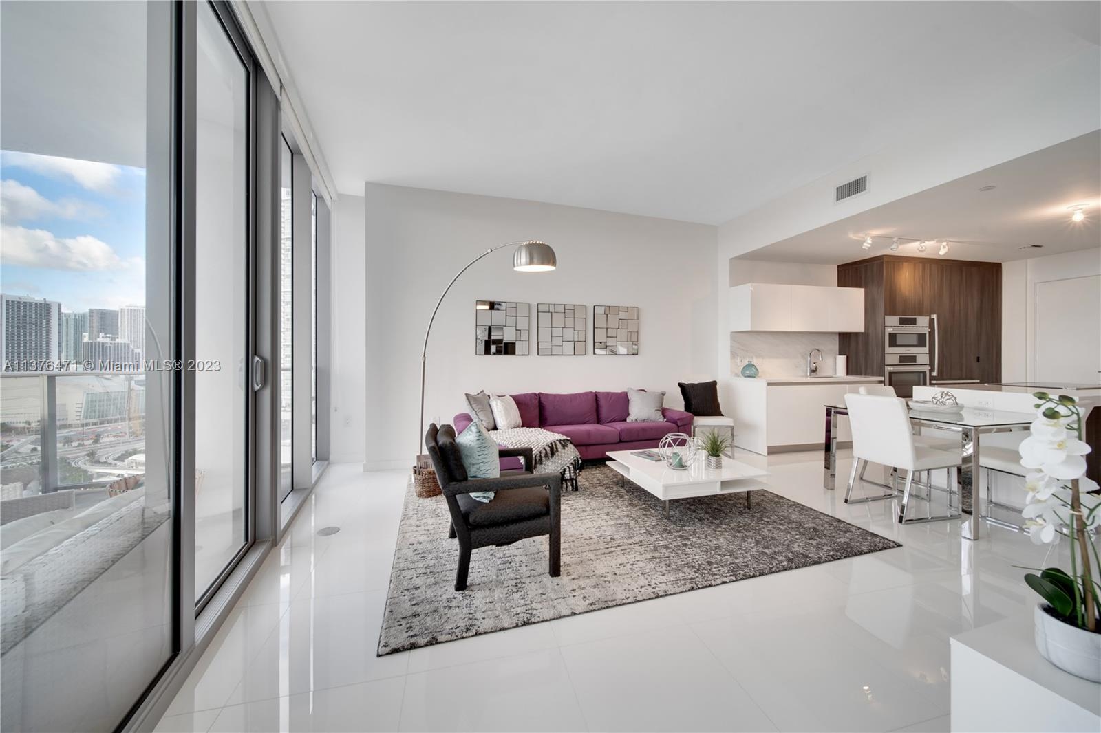 PARAMOUNT MIAMI WORLDCENT - Residential Lease